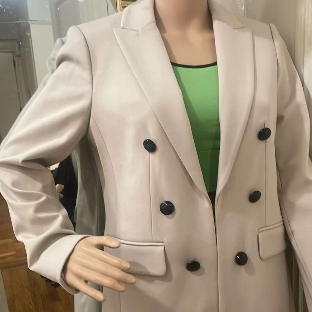 T TAHARI Chic Double-Breasted Blazer